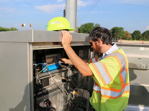 AASHTO Journal - Indiana DOT, Purdue Develop Traffic Signal Innovation