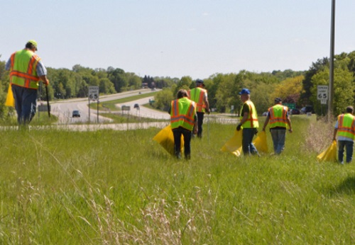 AASHTO Journal - Minnesota DOT Tallies 2021 Litter Clean Up Efforts